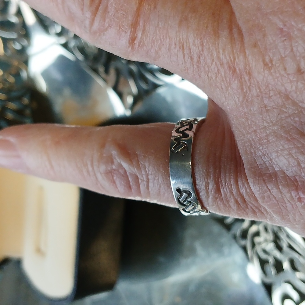 Sterling Silver Ring size 6 - Picture 4 of 6